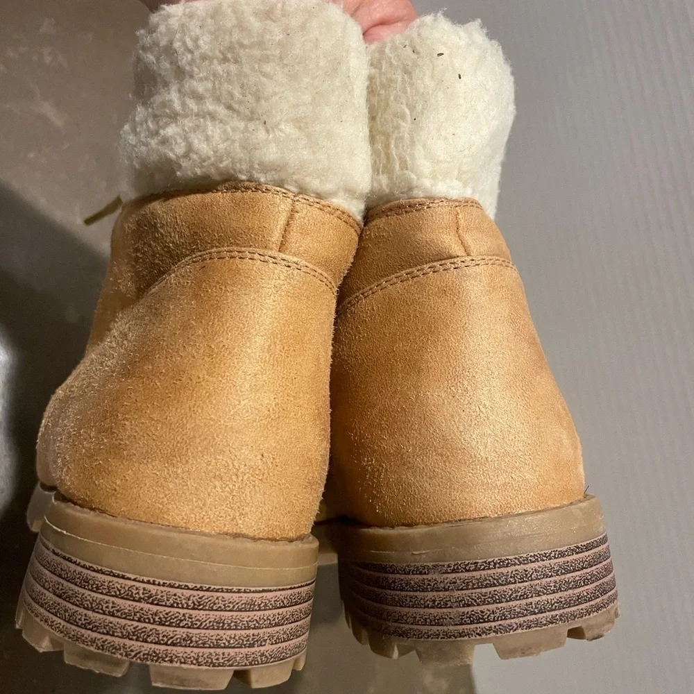 Cliffs by WHITE MOUNTAIN Tan Winter Boots